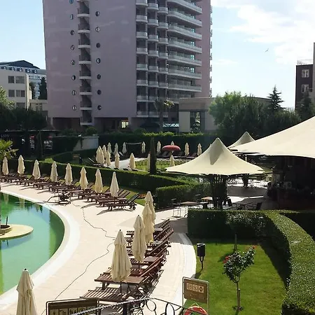 Royal Beach * ساني بيتش